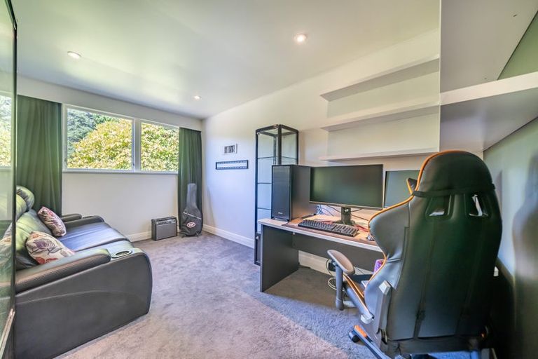 Photo of property in 34 Pinehaven Road, Pinehaven, Upper Hutt, 5019