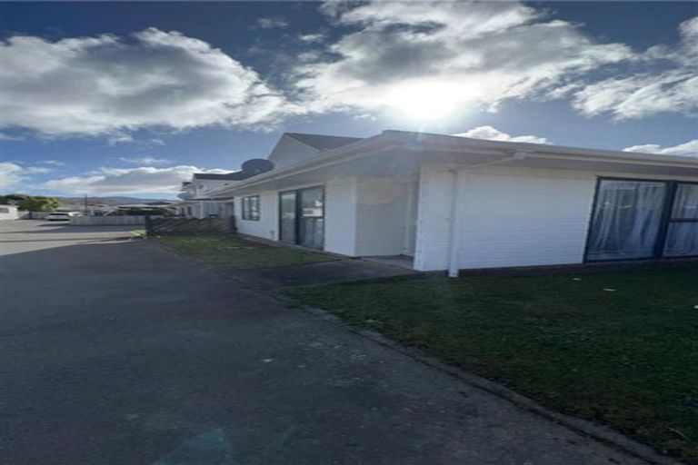 Photo of property in 1/22 Mason Street, Moera, Lower Hutt, 5010