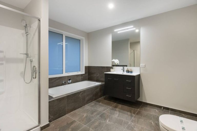 Photo of property in 30 Ridge Drive, Omokoroa, 3114