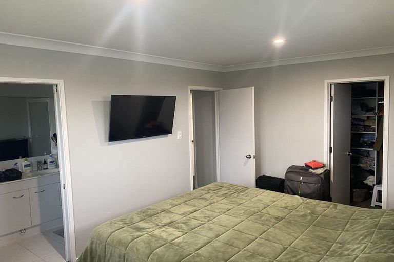 Photo of property in 10 Crannog Fen, Wattle Downs, Auckland, 2103