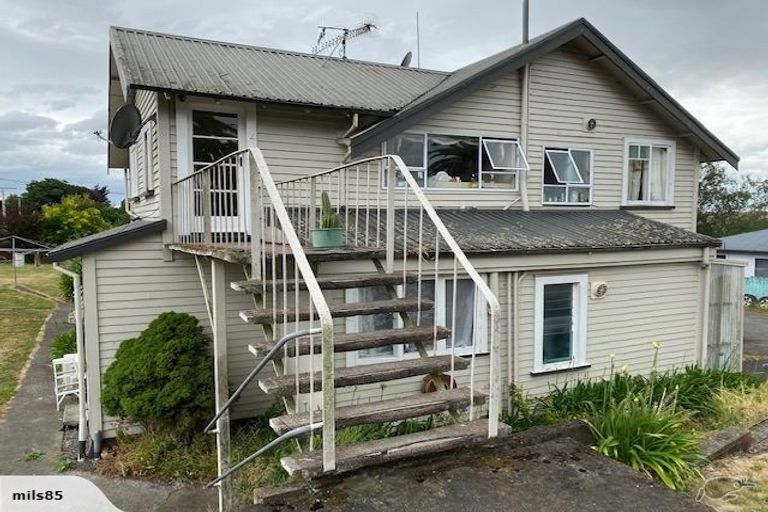 Photo of property in 2 Gaisford Terrace, Waipukurau, 4200