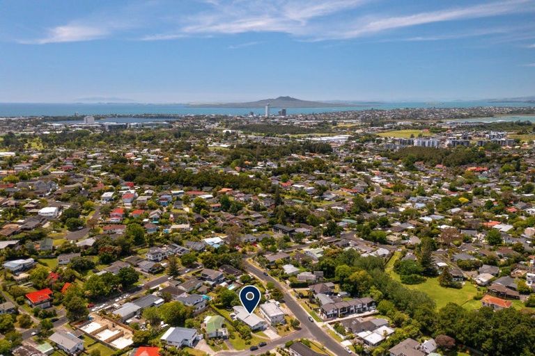 Photo of property in 3 Philip Place, Hillcrest, Auckland, 0627