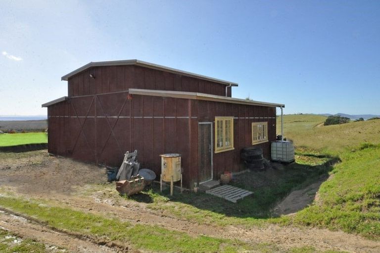 Photo of property in 1742 South Head Road, South Head, Helensville, 0874