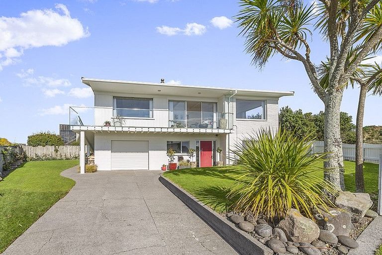 Photo of property in 2a Wanaka Terrace, Bell Block, New Plymouth, 4312