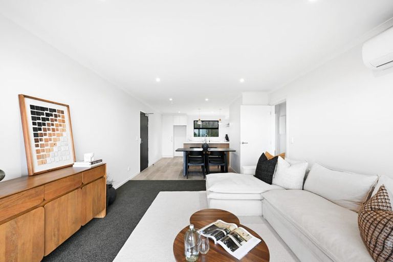 Photo of property in 1/12 Ruakiwi Road, Hamilton Lake, Hamilton, 3204