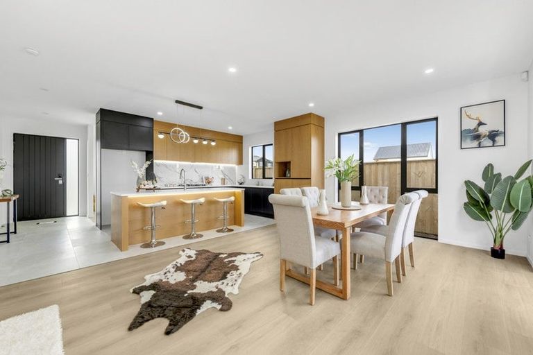 Photo of property in 35 Kaitiaki Drive, Clarks Beach, 2122