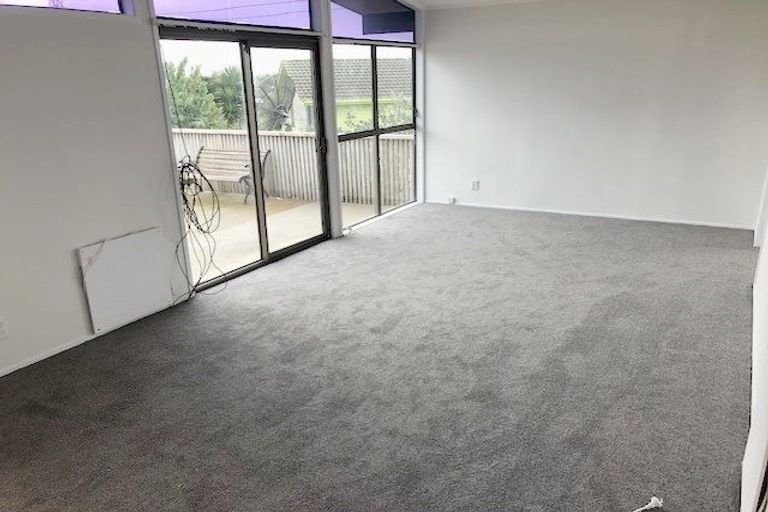 Photo of property in 38 Dissmeyer Drive, Clover Park, Auckland, 2019