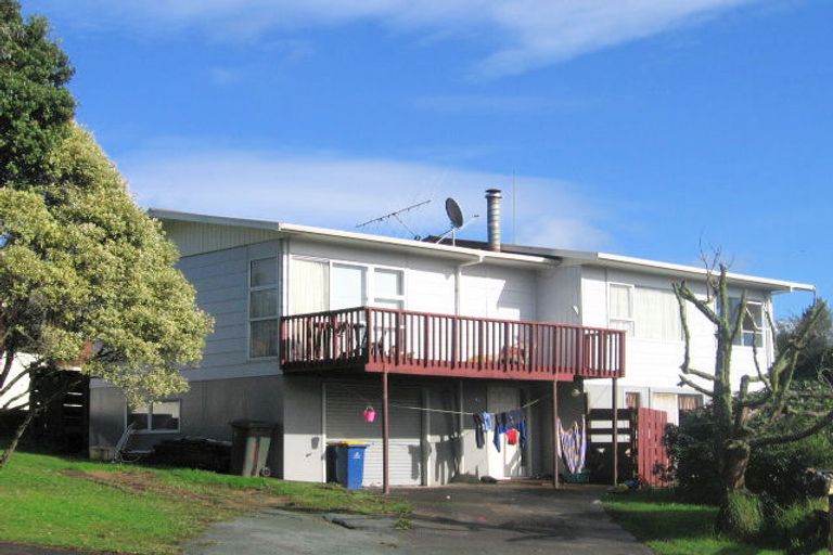 Photo of property in 43 Reynella Drive, Massey, Auckland, 0614