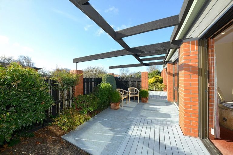 Photo of property in 11 Strathean Avenue, Avonhead, Christchurch, 8042