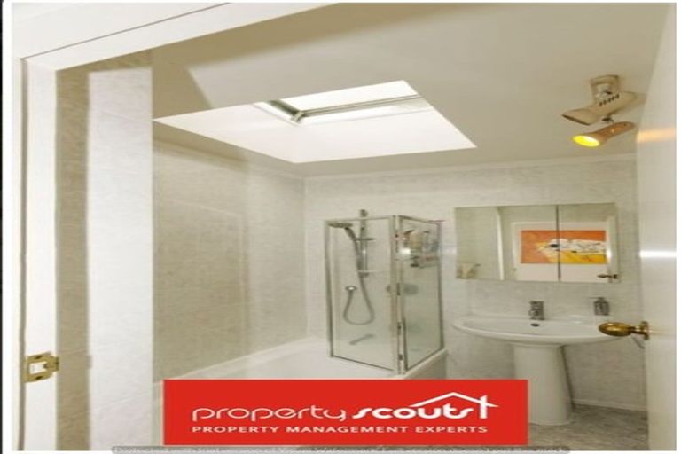 Photo of property in 37 Rangeview Road, Sunnyvale, Auckland, 0612