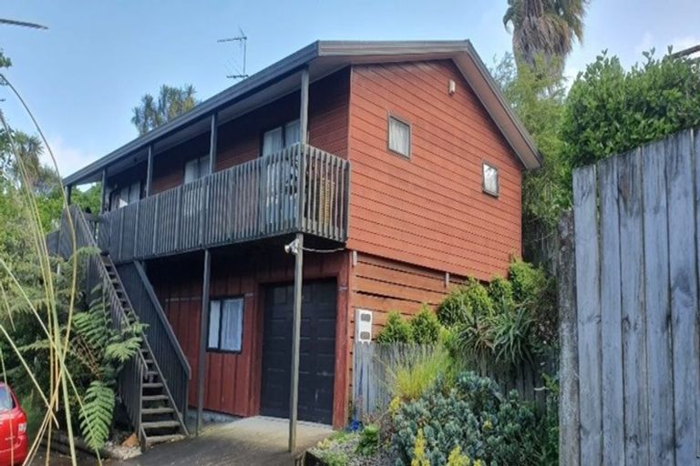 Photo of property in 2/9 Jay Court, Botany Downs, Auckland, 2010