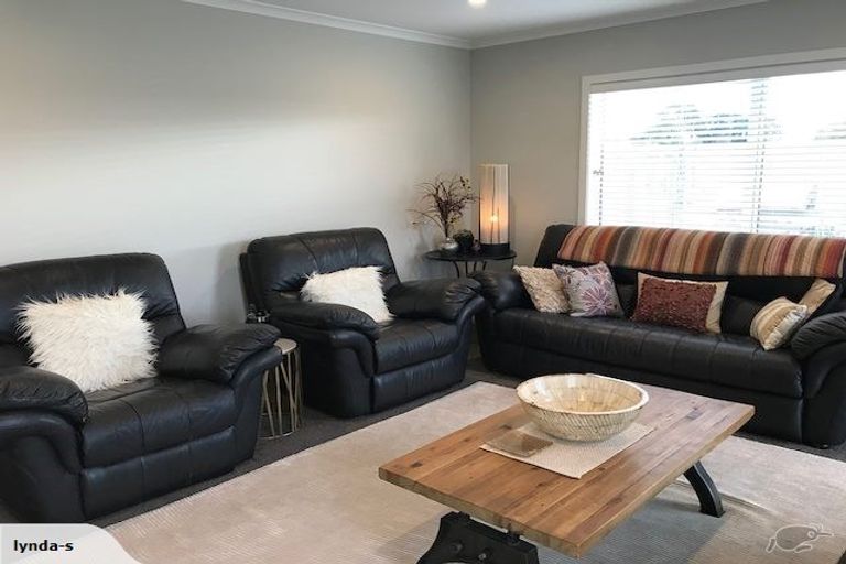 Photo of property in 29 Feist Street, Carterton, 5713