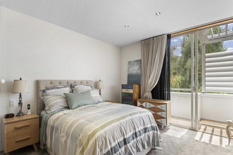 Photo of property in 2/55 Parr Terrace, Castor Bay, Auckland, 0620