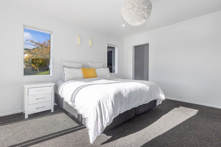 Photo of property in 11 Botany Lane, Whitby, Porirua, 5024