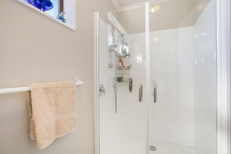 Photo of property in 223c Park Street, Winton, 9720