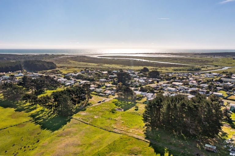 Photo of property in 9 Ripa Street, Tangimoana, 4822