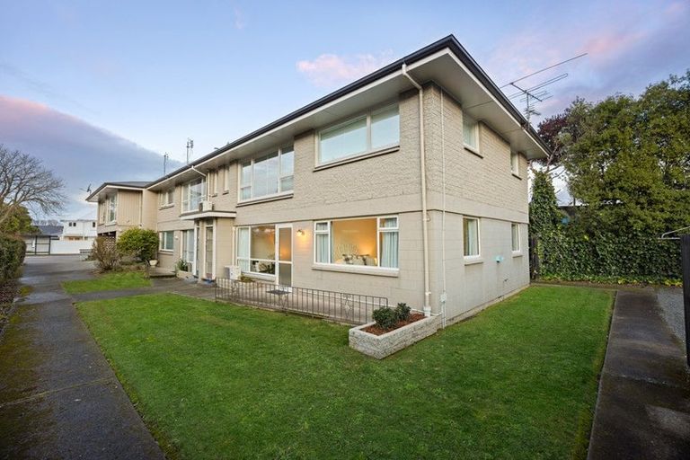 Photo of property in 2/121a Papanui Road, Merivale, Christchurch, 8014