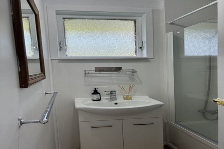 Photo of property in 9 Berkshire Grove, Cannons Creek, Porirua, 5024