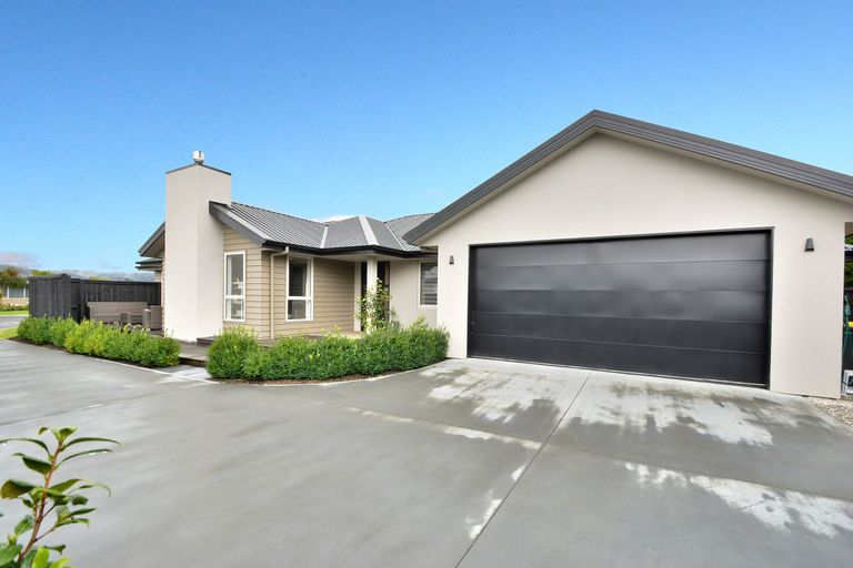 Photo of property in 14 Armadale Street, Mosgiel, 9024
