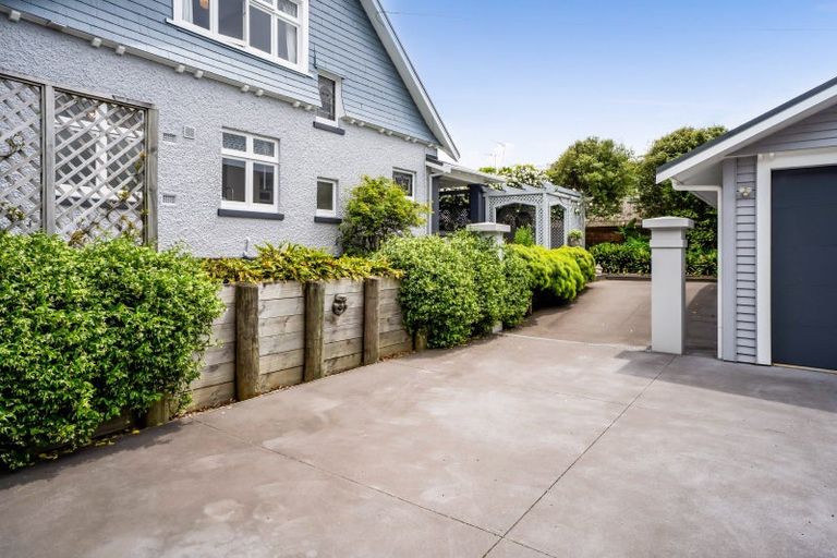 Photo of property in 34 Robe Street, New Plymouth, 4310