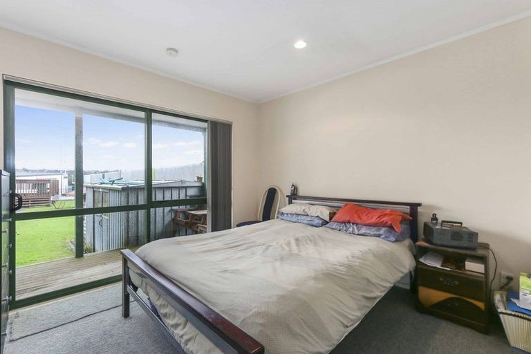 Photo of property in 256 Triangle Road, Massey, Auckland, 0614