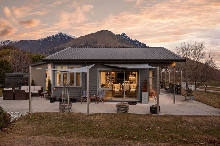 Photo of property in 44 Springbank Grove, Lower Shotover, Queenstown, 9371