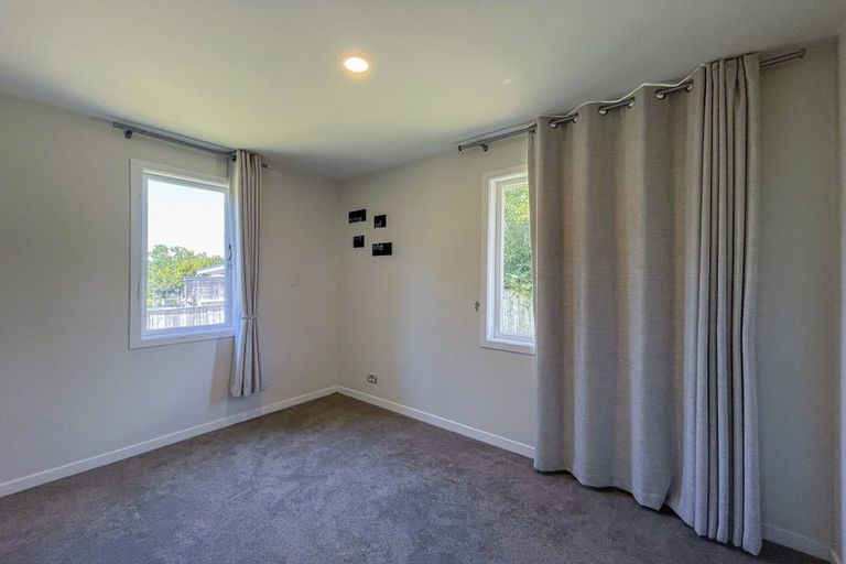 Photo of property in 39 Fairclough Road, Beach Haven, Auckland, 0626