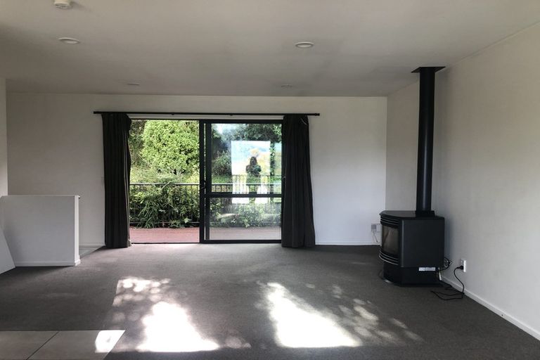 Photo of property in Arno Apartment, 1/8 Mckerrow Place, Sunshine Bay, Queenstown, 9300