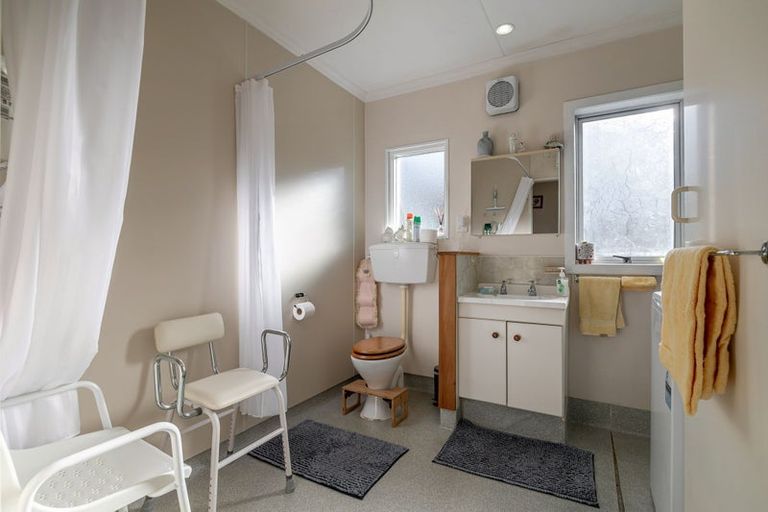 Photo of property in 6 Drury Street, Cloverlea, Palmerston North, 4412