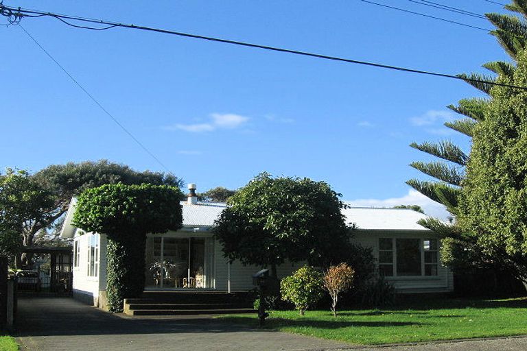 Photo of property in 53 Donovan Road, Paraparaumu Beach, Paraparaumu, 5032