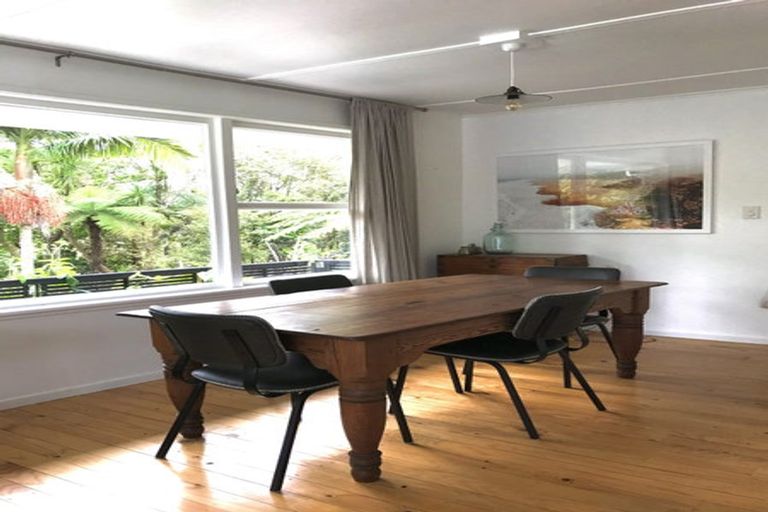 Photo of property in 1060 Sandspit Road, Sandspit, Warkworth, 0982