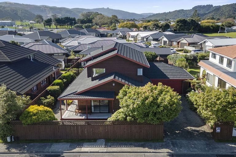 Photo of property in 28 De Menech Grove, Avalon, Lower Hutt, 5011