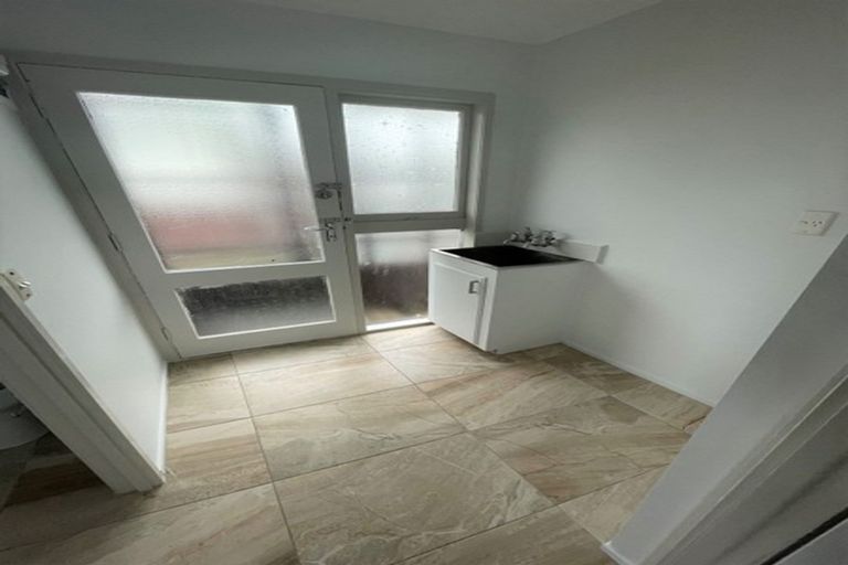 Photo of property in 2/109 Pigeon Mountain Road, Half Moon Bay, Auckland, 2012