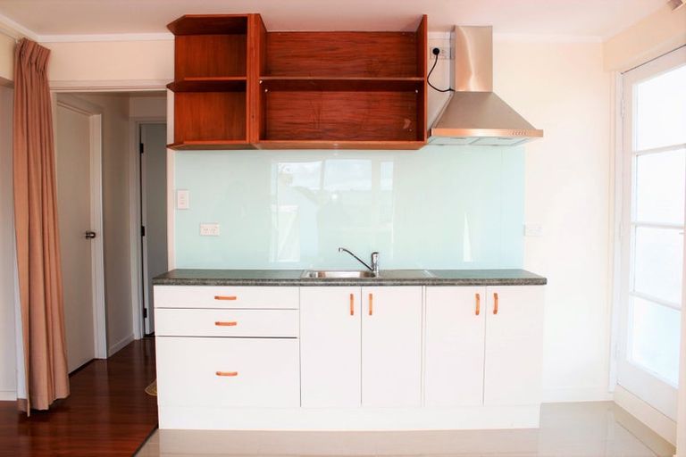 Photo of property in 23a Lyttelton Avenue, Forrest Hill, Auckland, 0620