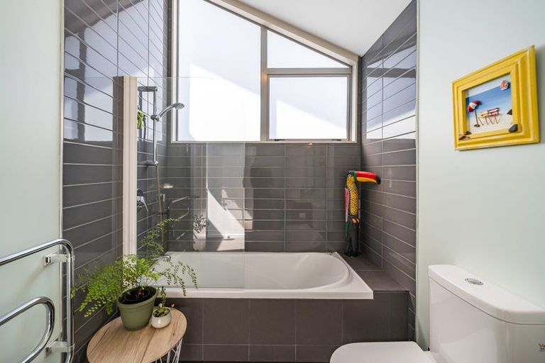 Photo of property in 8a Whitehouse Road, Titahi Bay, Porirua, 5022