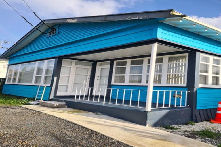 Photo of property in 8a Moa Road, Point Chevalier, Auckland, 1022