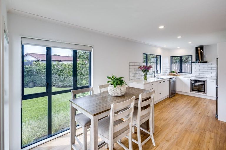 Photo of property in 101a Main Road, Clive, 4102