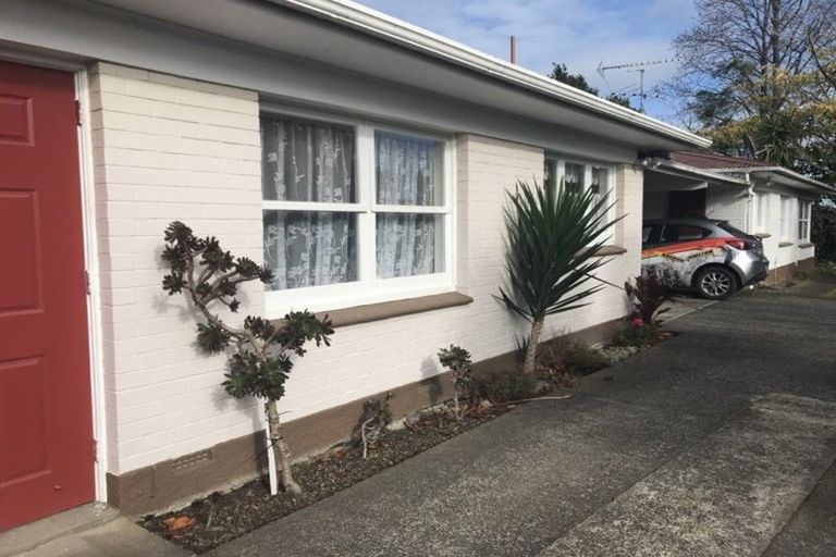 Photo of property in 2/20 Royston Street, Rosehill, Papakura, 2113