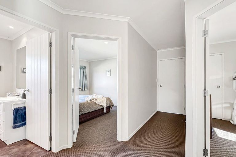 Photo of property in 53 Montgomery Crescent, Kinloch, Taupo, 3377