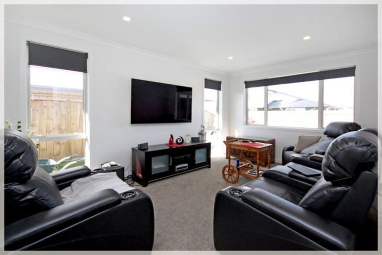 Photo of property in 9 Story Street, Foxton Beach, Foxton, 4815