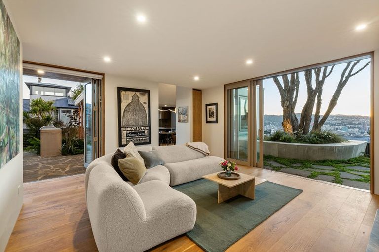 Photo of property in 41a The Crescent, Roseneath, Wellington, 6011