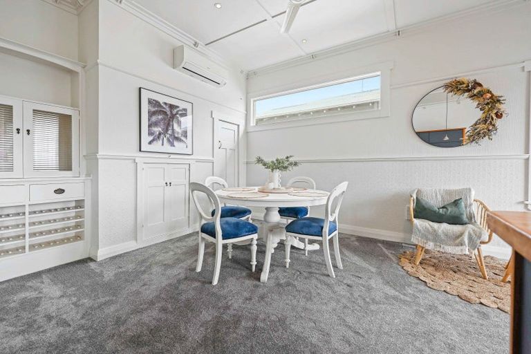 Photo of property in 35 Thackeray Street, Hamilton Lake, Hamilton, 3204