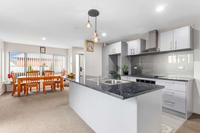 Photo of property in 13 Kotuku Crescent, Takanini, 2112