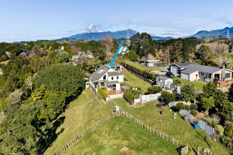 Photo of property in 28 Pararewa Drive, Whalers Gate, New Plymouth, 4310