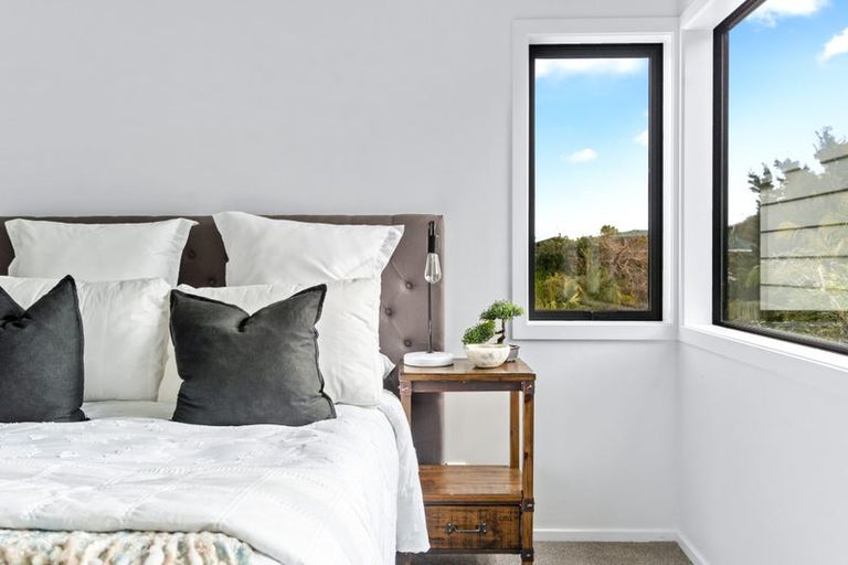 Photo of property in 2/21 Tobruk Crescent, Milford, Auckland, 0620