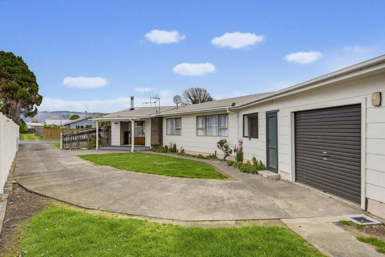 Photo of property in 19 Rimu Street, Levin, 5510