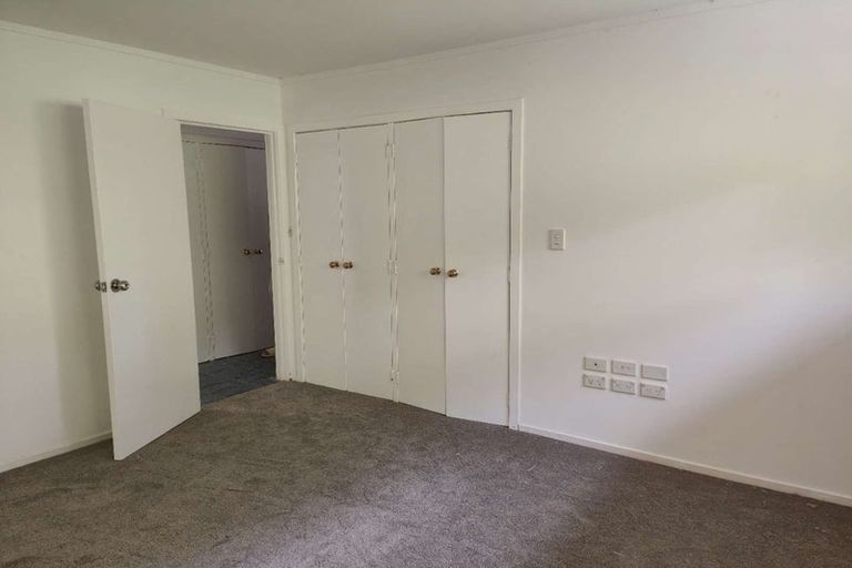 Photo of property in 1008c East Coast Road, Fairview Heights, Auckland, 0630