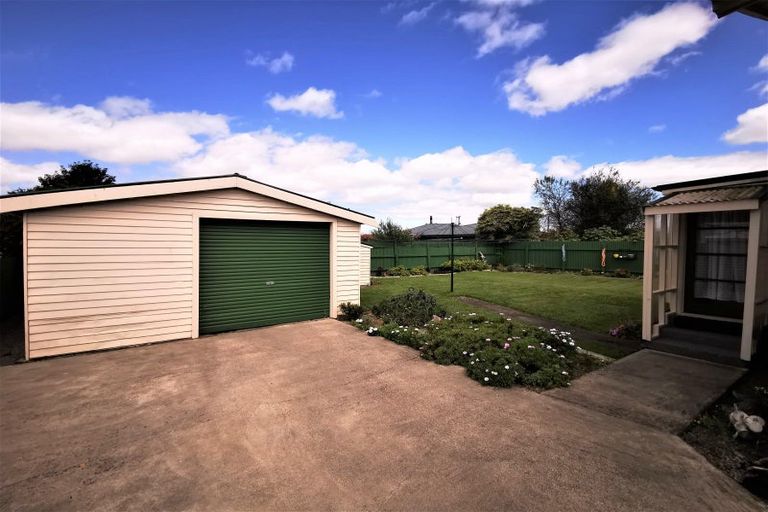 Photo of property in 3 Alexandra Street, Dannevirke, 4930