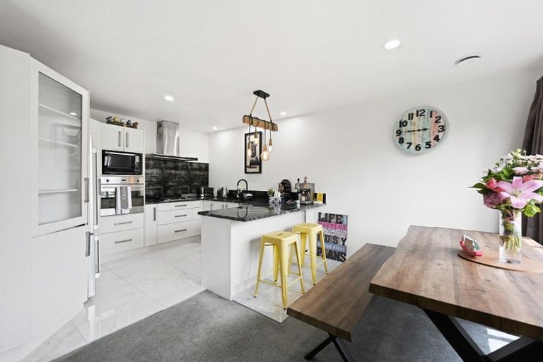 Photo of property in 2/5a Opoia Road, Hamilton East, Hamilton, 3216