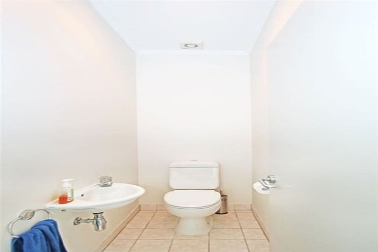 Photo of property in 5a/8 Quay Street, Auckland Central, Auckland, 1010